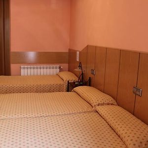 Habitación con 2 Camas Individuales